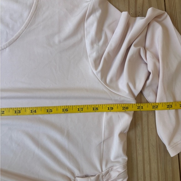 Elegant Blush Blouse with Side Detail - Picture 6 of 7